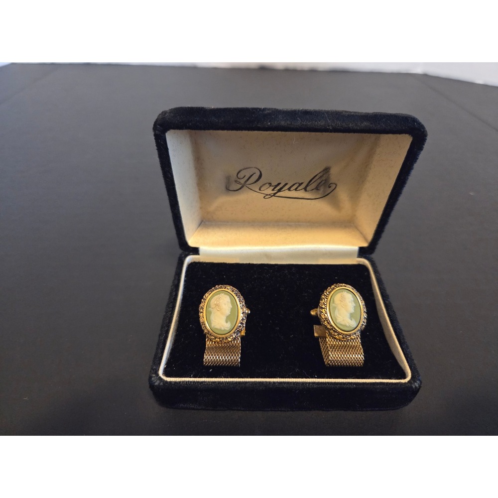 Vintage Royale Gold Tone Cameo Wrap Around Mesh Cufflinks Green White Profile